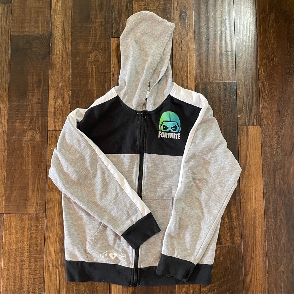 FORTNITE Gray/Black/White Sweater Size 14/16